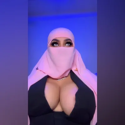 Niqabi Goddess Zaazaarina OnlyFans