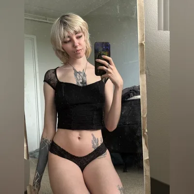 Kate Lavender 🖤🌊🦈 OnlyFans