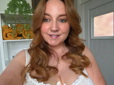 Spicy TikTok Ginger | SCOTTISH & CURVY OnlyFans