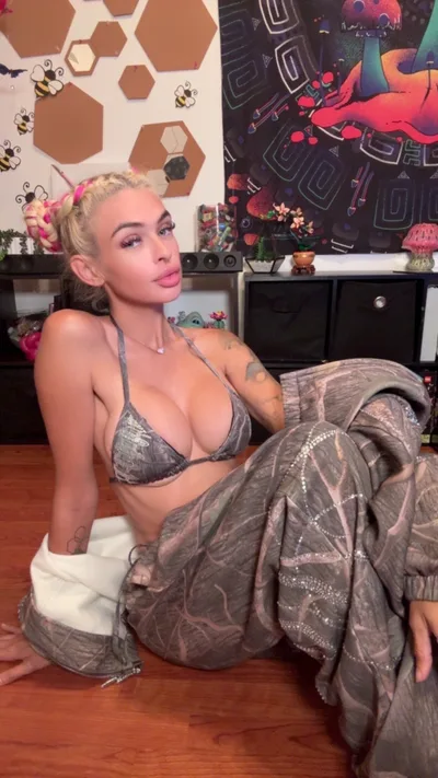Beezli Bee OnlyFans profile photo
